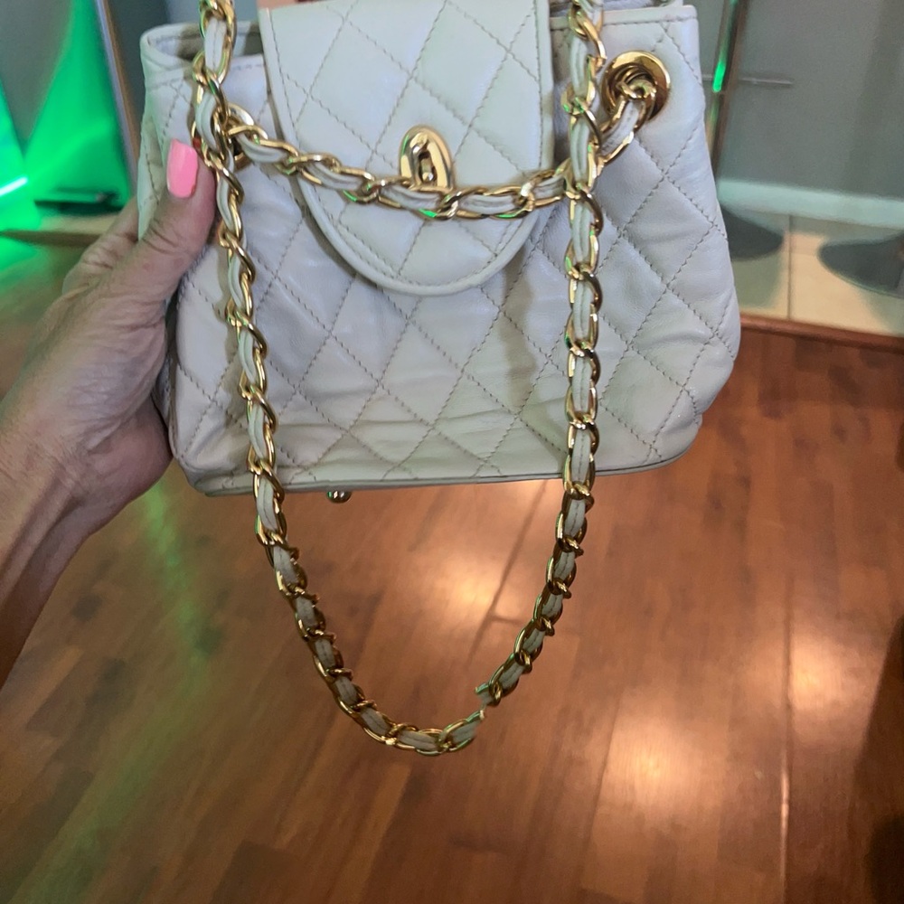 Eric Javits Cream Quilted Shoulder Bag with Gold Chain